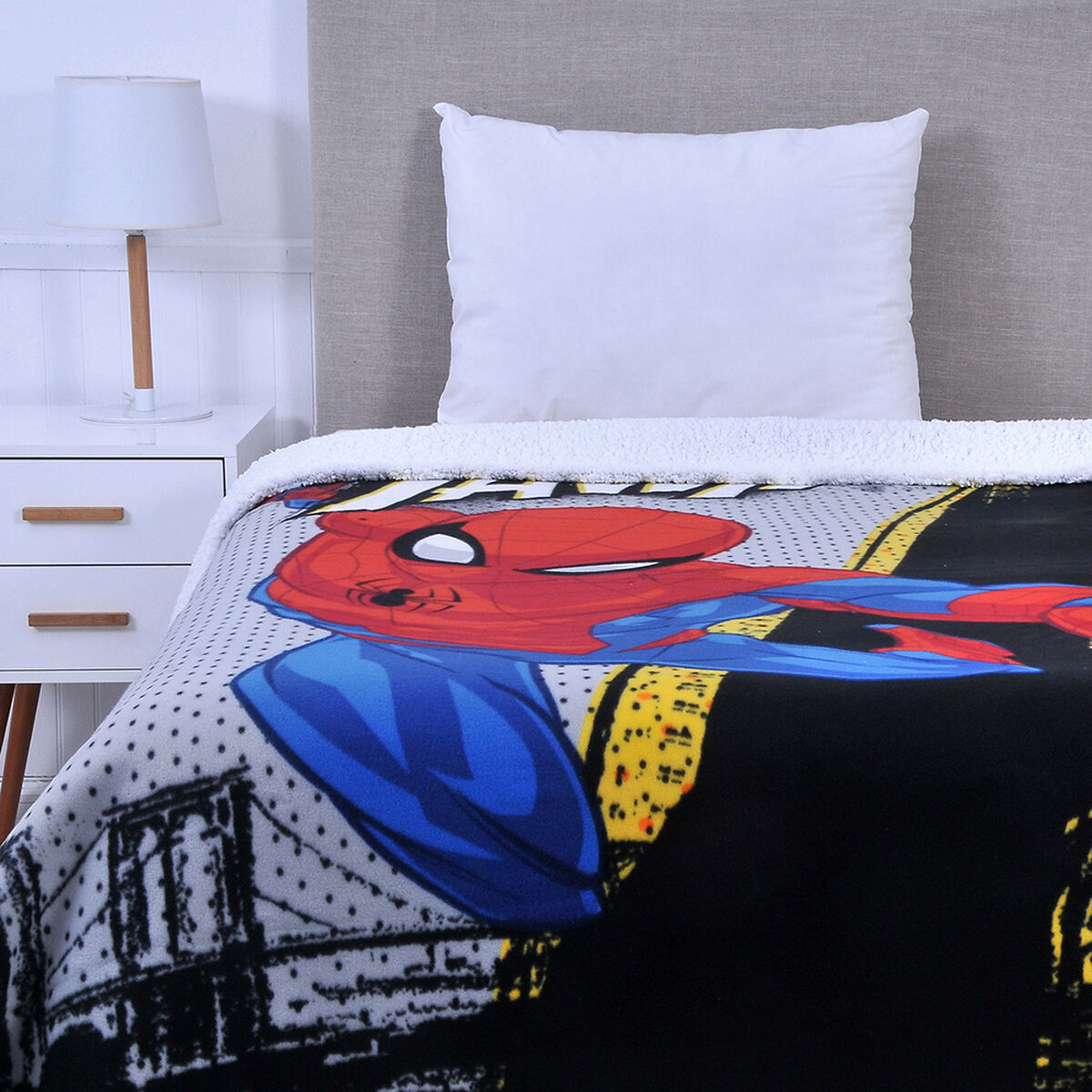 Frazada Polar Sherpa Marvel Spiderman 150 x 200 cm